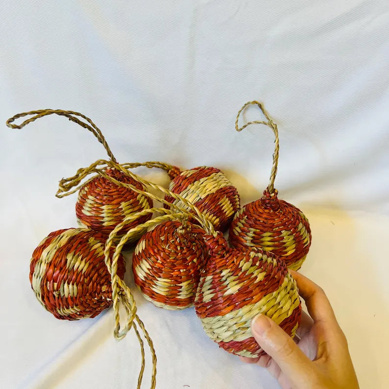 Set of 4,6, 8 Handwoven Seagrass Christmas Ornaments Boho Mexican Xmas Decor